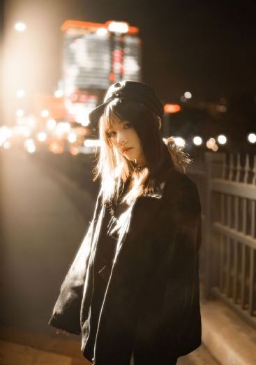 老头抓住奶头大口吃奶_BD韩语日韩电影在线